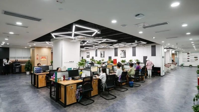 小标题：瑜伽教练职业前景解析