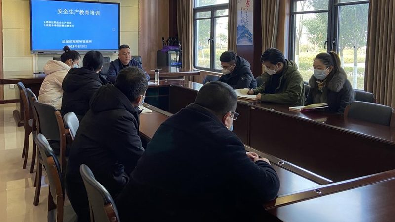 叉车证与挖掘机证：能否通用？揭秘证书背后的真相