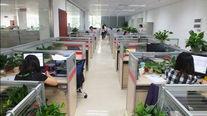 小标题：二战考生面临的困境